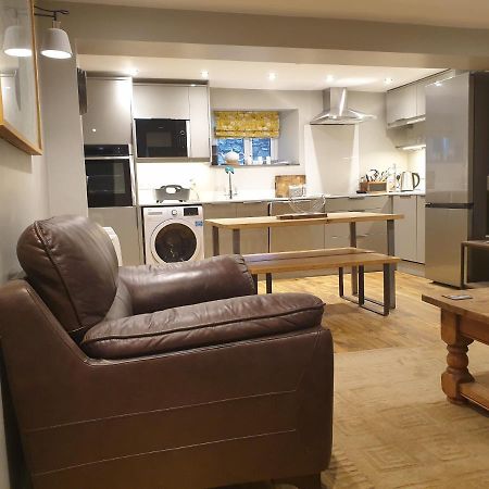 No8 3 Bed Cottage Winter Deals Offered 3 Nights Or More Nov-Mar Backbarrow Room photo