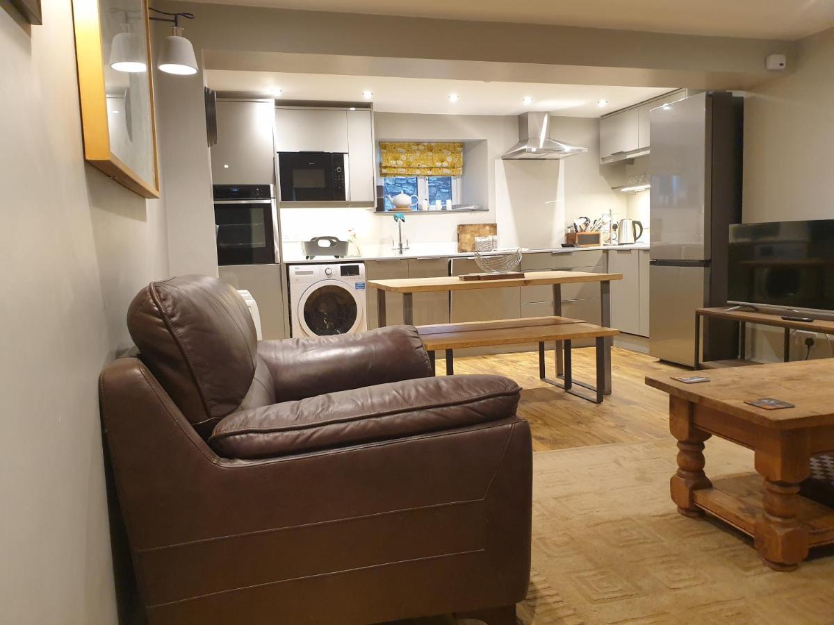 No8 3 Bed Cottage Winter Deals Offered 3 Nights Or More Nov-Mar Backbarrow Room photo