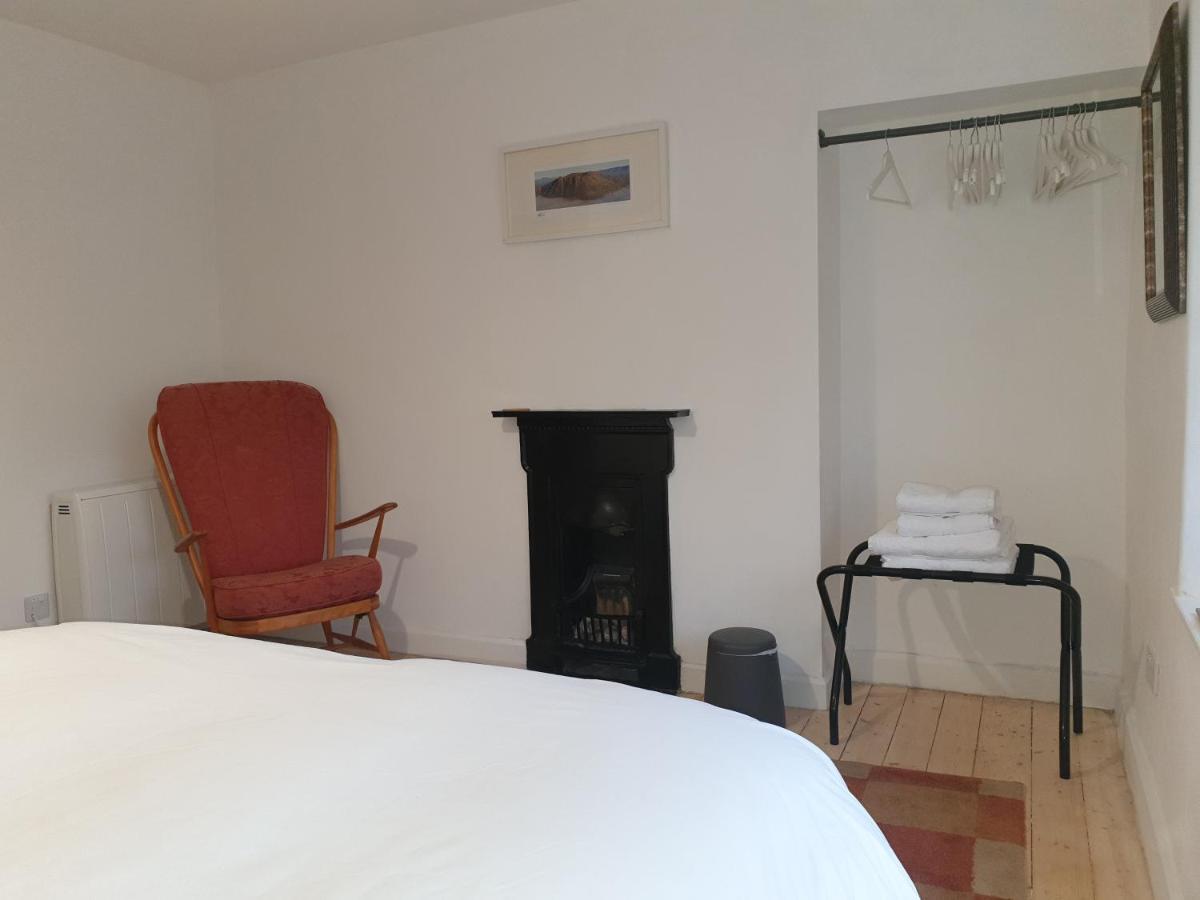 No8 3 Bed Cottage Winter Deals Offered 3 Nights Or More Nov-Mar Backbarrow Room photo